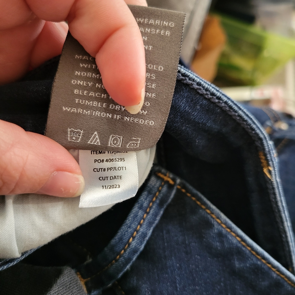 Torrid Denim Bermuda Super Soft High Rise Short Jegging - Picture 12 of 12